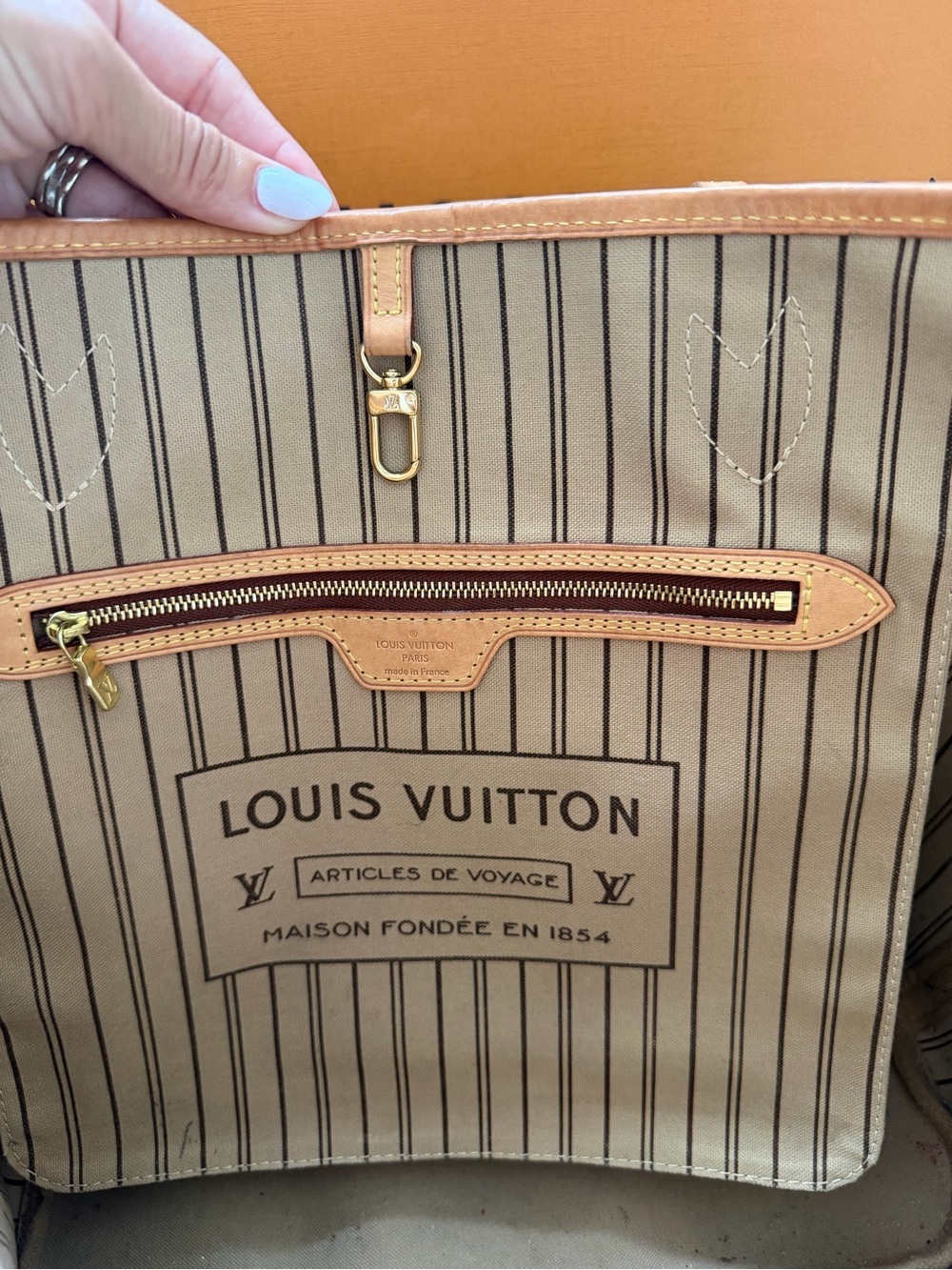 Authentic Louis Vuitton Neverfull MM Monogram Tote - Picture 8 of 14